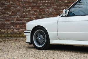 Image 43/50 of BMW M3 (1990)