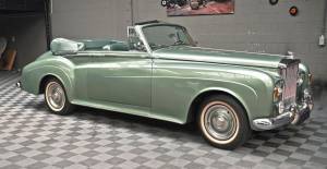 Image 21/50 de Bentley S3 Mulliner Park Ward DHC (1963)