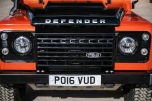 Bild 22/31 von Land Rover Defender 90 "40th Anniversary Overfinch" (2016)