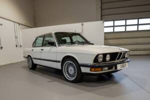 Afbeelding 7/52 van BMW 528i (1984)