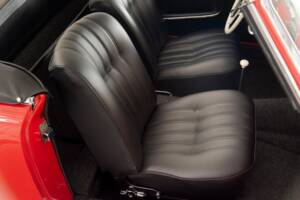 Image 24/35 of Mercedes-Benz 190 SL (1962)