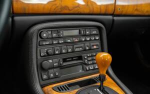 Bild 32/37 von Jaguar XKR (2001)