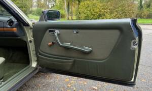 Afbeelding 32/35 van Mercedes-Benz 280 CE (1983)