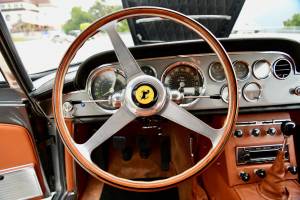 Image 42/50 de Ferrari 250 GTE (1963)