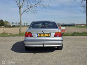 Imagen 11/37 de BMW 523i (1999)
