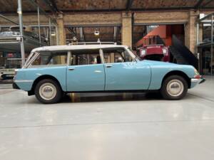 Image 5/32 de Citroën DS 20 Commerciale (1973)