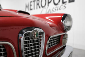 Image 7/21 of Alfa Romeo 2000 Spider (1960)