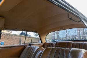 Bild 37/50 von Mercedes-Benz 280 SE 3,5 (1970)