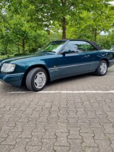 Afbeelding 35/38 van Mercedes-Benz E 200 (1995)