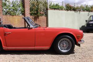 Image 22/50 de Triumph TR 6 (1973)