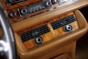 Image 18/32 of Mercedes-Benz 280 SE 3,5 (1971)