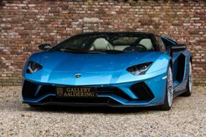 Image 8/50 of Lamborghini Aventador S (2018)