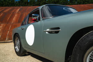 Image 15/39 de Aston Martin DB 4 (1962)