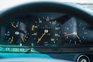 Image 24/38 of Mercedes-Benz 300 D (1981)