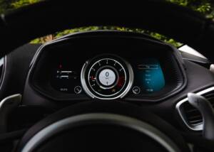 Image 39/39 of Aston Martin DB 11 Volante (2018)