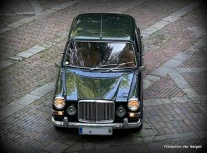 Image 39/41 of Vanden Plas 1100&#x2F;1275 (1966)