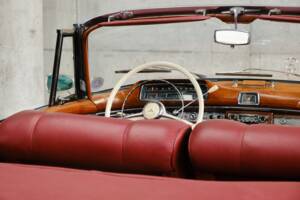 Immagine 46/50 di Mercedes-Benz 220 S Cabriolet (1958)