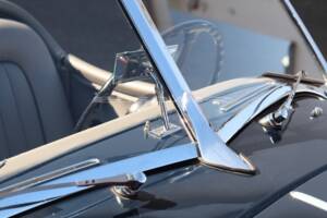 Image 24/24 de Jaguar XK 140 SE OTS (1957)