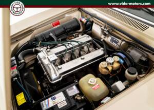 Image 11/14 of Alfa Romeo 2000 GT Veloce (1972)