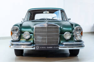 Afbeelding 2/47 van Mercedes-Benz 300 SE (1967)