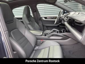 Bild 20/31 von Porsche Cayenne Coupé E-Hybrid (2025)