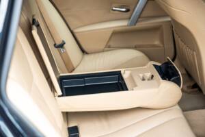 Imagen 52/65 de BMW 545i Touring (2005)