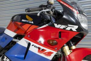 Bild 14/47 von Honda VFR 400 R (1988)