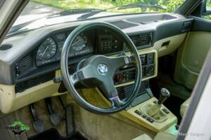 Image 7/51 of BMW M 535i (1985)