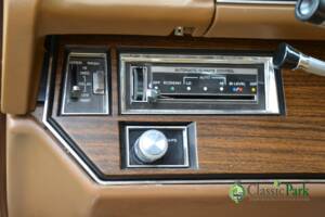 Immagine 38/50 di Buick Electra 225 Hardtop (1976)