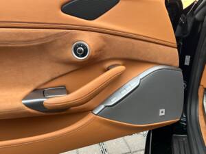Image 23/37 of Ferrari Portofino (2019)
