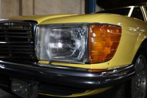 Image 11/50 of Mercedes-Benz 500 SL (1983)