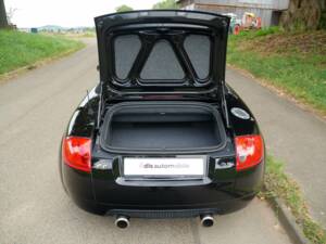 Image 29/35 of Audi TT 3.2 quattro (2004)