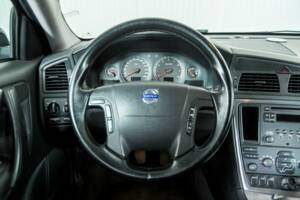 Bild 8/48 von Volvo V 70 2.4 (2006)