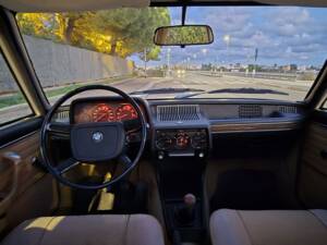 Afbeelding 30/50 van BMW 525 (1975)