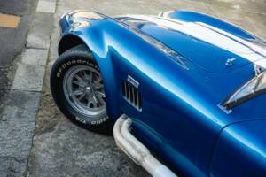 Image 25/68 of Shelby Cobra 289 (1966)