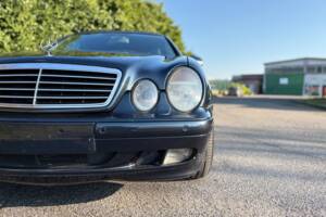 Image 17/24 of Mercedes-Benz CLK 430 (2000)