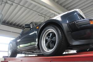 Image 43/50 of Porsche 911 Turbo 3.3 (1988)