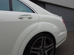 Image 33/99 of Mercedes-Benz S 65 AMG L (2006)