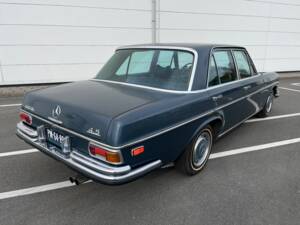 Imagen 4/17 de Mercedes-Benz 280 SE 4,5 (1972)