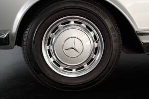 Image 7/50 de Mercedes-Benz 280 SL (1970)