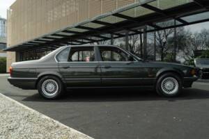 Image 5/36 of BMW 750iL (1989)