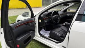 Bild 9/29 von Mercedes-Benz S 63 AMG (2007)