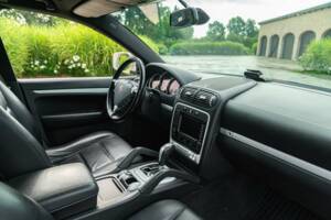 Bild 33/50 von Porsche Cayenne S (2007)