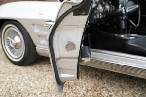 Image 25/50 of Chevrolet Corvette Sting Ray (1963)