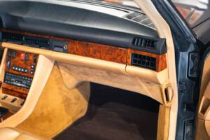 Bild 29/37 von Mercedes-Benz 560 SEC (1990)