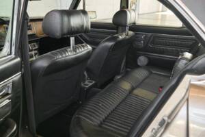 Bild 42/50 von Jaguar XJ 6 L 4.2 (1975)