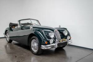 Image 4/8 de Jaguar XK 140 DHC (1956)