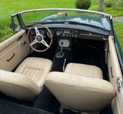 Image 8/18 of MG MGB (1965)