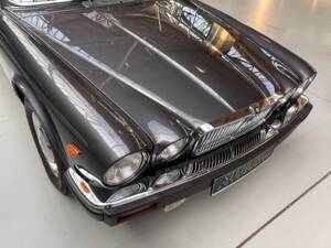 Image 3/27 of Jaguar Sovereign H.E. V12 (1984)