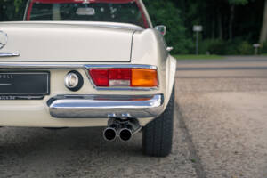 Image 29/60 of Mercedes-Benz 230 SL (1967)